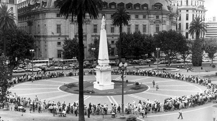 madres-de-plaza-de-mayo